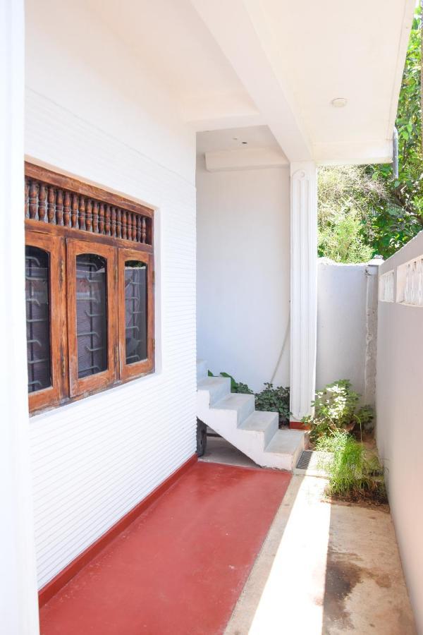 Tharaka Homestay Weligama Eksteriør bilde