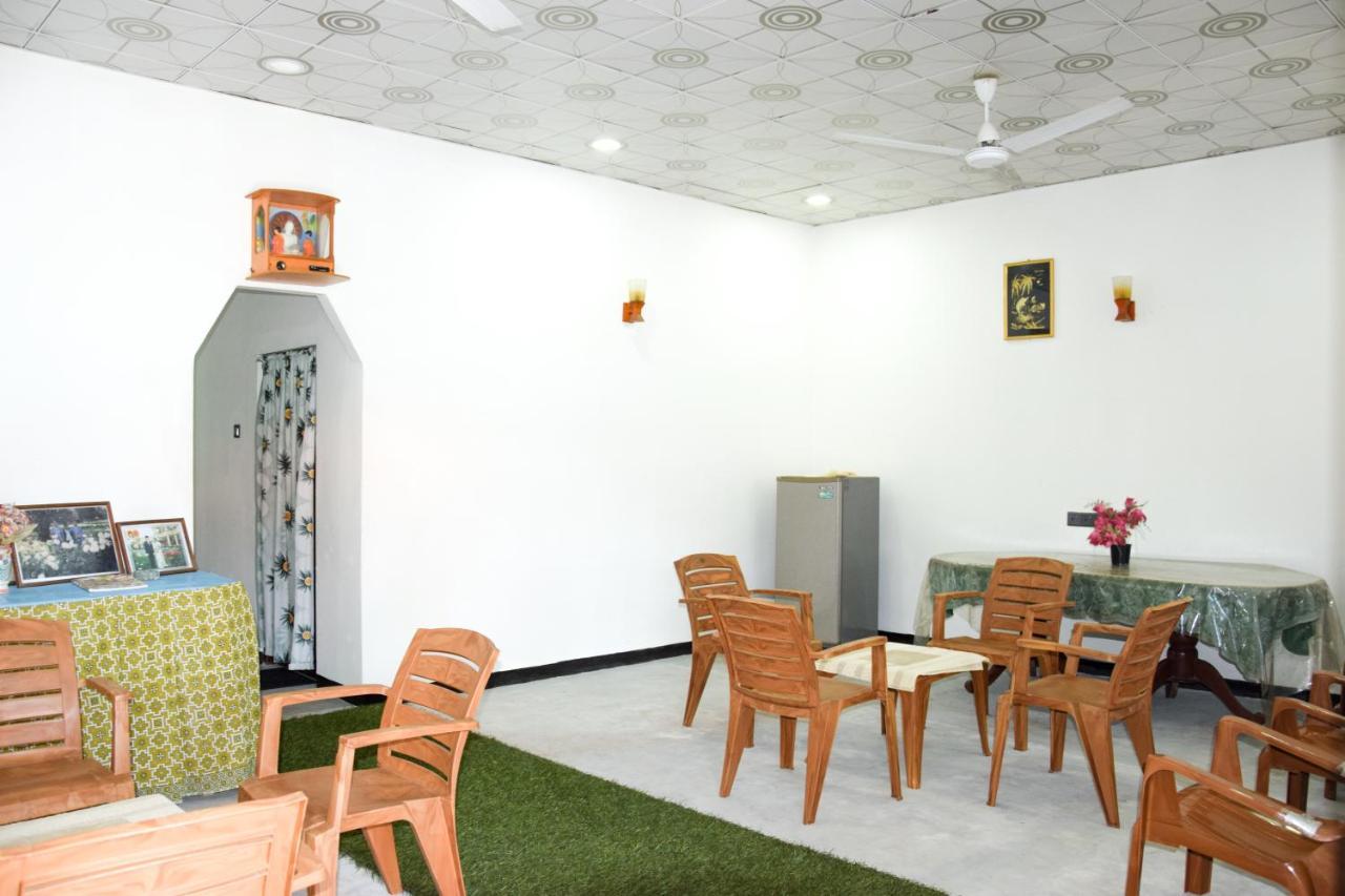 Tharaka Homestay Weligama Eksteriør bilde
